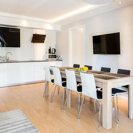 Aparthotel Harenda - Destigo